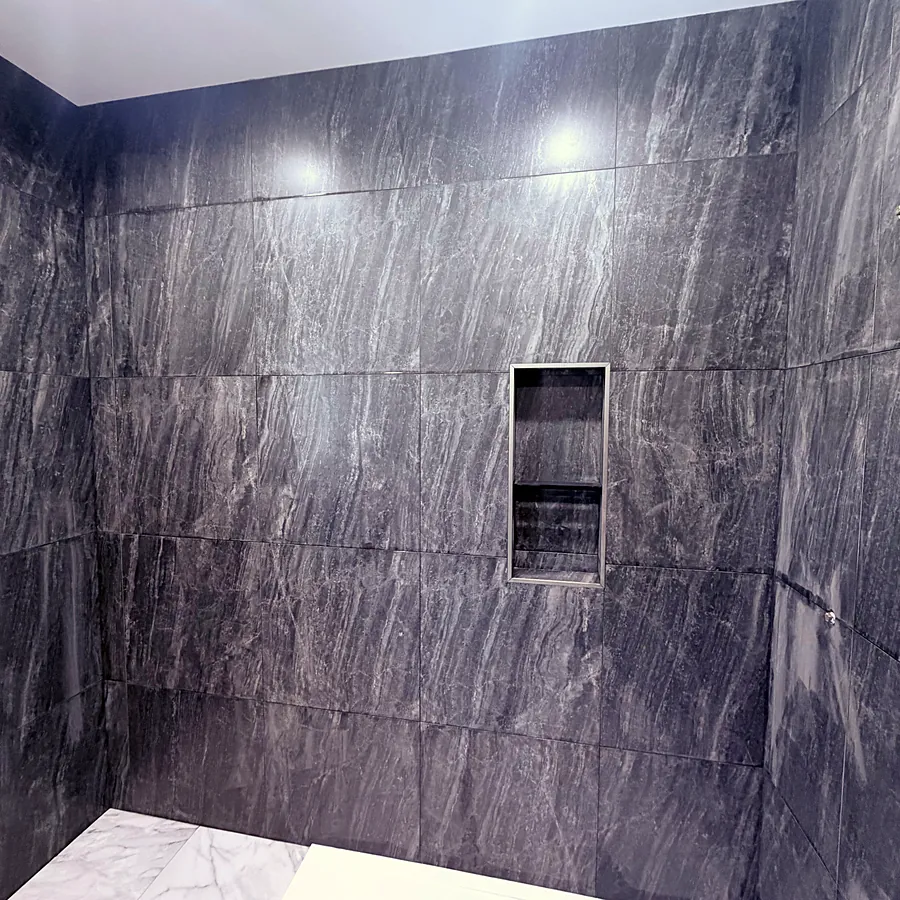 Niche cut and mitred into the slab layout